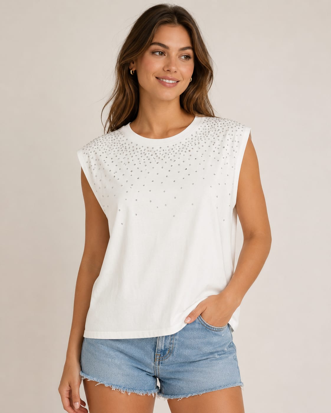 REMERA CON TACHAS HOMBRERA