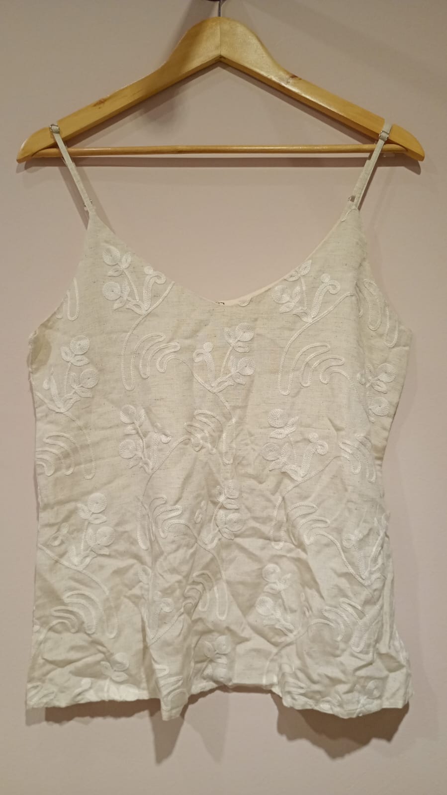 APLIQUE REMERA BORDADA - BEIGE