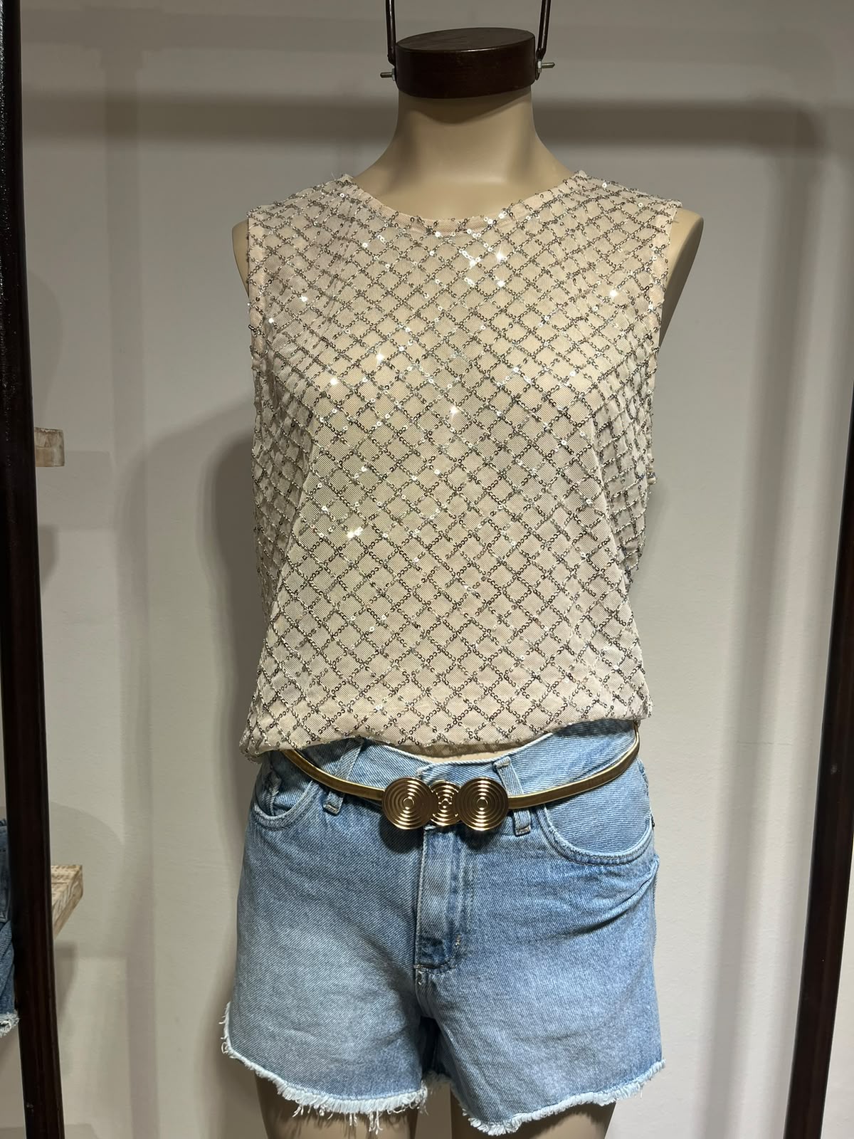 BLUSA CON LENTEJUELAS - BEIGE