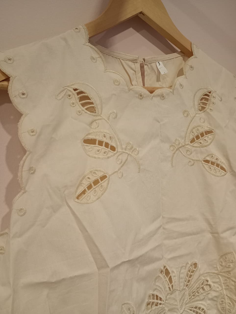 MUSCULOSA FLOR - BEIGE